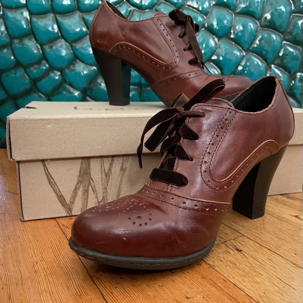 b.o.c Oxford Heels in Cognac size 7.5